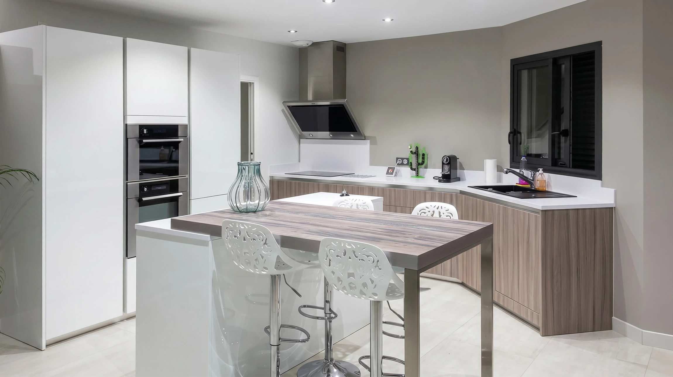 Intérieur de la cuisine moderne et design